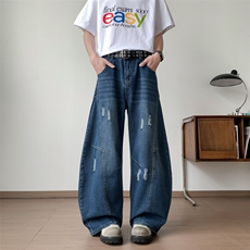 深蓝色