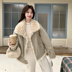 出货卡其绿羊羔毛派克外套2C198-6625-P215K318，女装毛呢外套，2C198