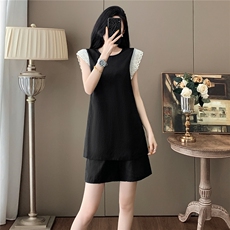 高级感时尚休闲套装女夏款设计感蕾丝撞色拼接短袖上衣短裤两件套，女装套装/套裙，2C310