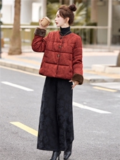 现货2025年新款羽绒服女复古新中式提花套装女加厚加绒休闲阔腿裤，女装羽绒服，璐依舞