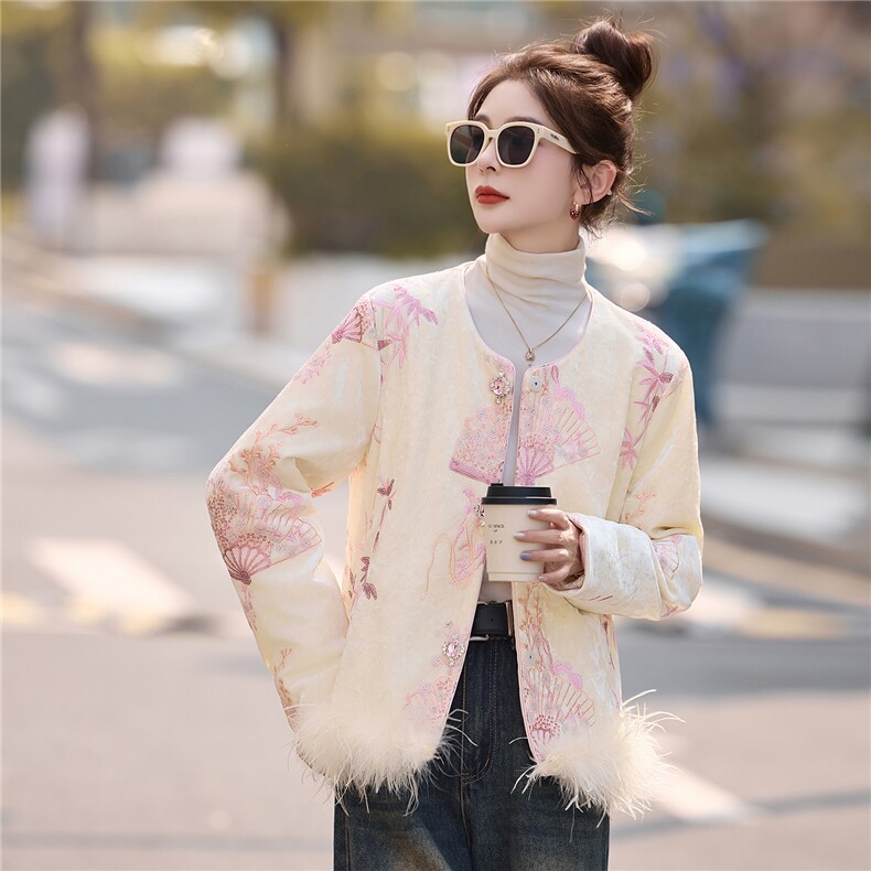 新中式国风刺绣羽绒服女2025冬季新款洋气减龄圆领百搭白鸭绒外套,女装羽绒服,依如秀(原杭风阁)