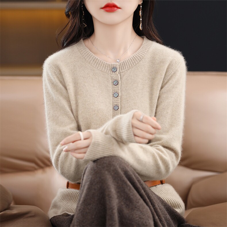 2025年冬新款圆领羊毛针织开衫女士纯色上衣宽松毛衣休闲外套图片