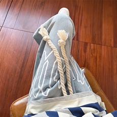 浅蓝色