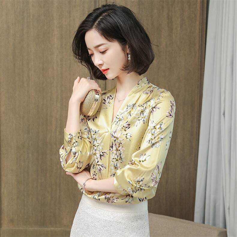 显瘦V领红色真丝衬衫女长袖纯色重磅真丝上衣衬衣小衫2026春装图片