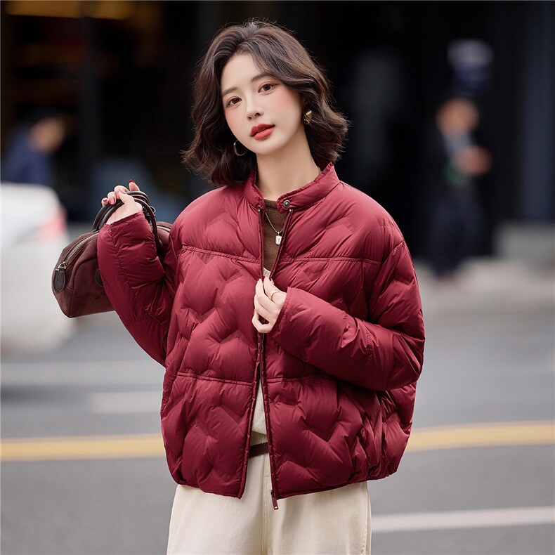 红色当季新款羽绒服女洋气宽松百搭小个子白鸭绒冬季厚外套,女装羽绒服,梦懿尔
