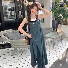 港风ins超火连衣裙女2025夏日新款酷飒拽姐不规则小众牛仔背带裙，女装连衣裙，2C201