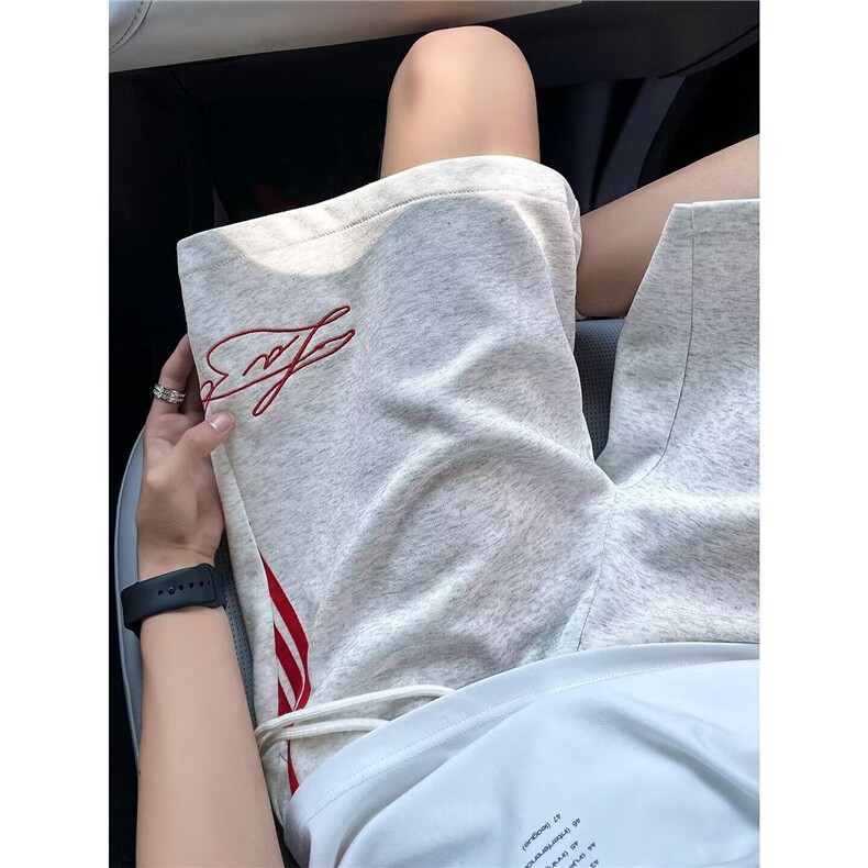 W10101-P33 网图现货 美式刺绣条纹休闲短裤潮牌宽松三条杠五分裤图片