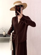 2025v领百搭时尚纽扣开衫百搭减龄显瘦，女装背心吊带，巧奈羊绒