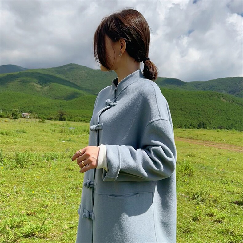 2025年夏季修身型短款常规长袖纯色单排扣新中式盘口唐装时尚百搭,女装双面呢大衣,蒙绒特