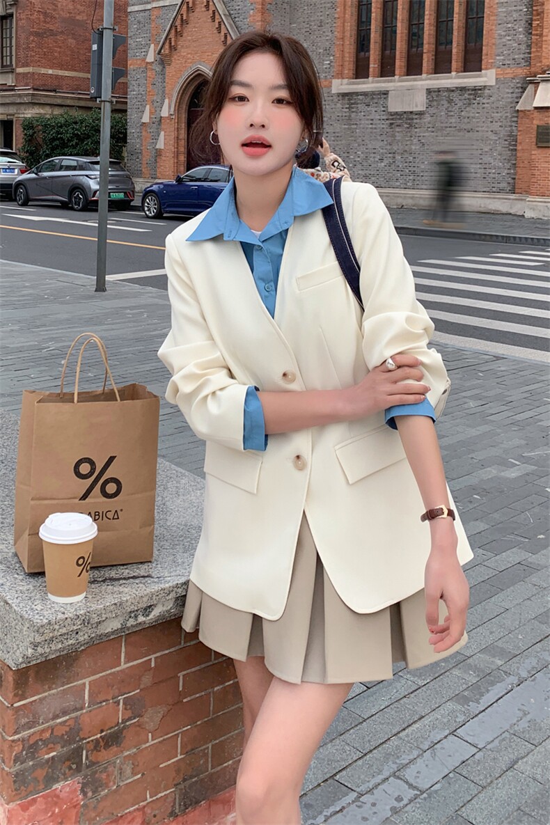 黑色拼接休闲西装外套女2023春季新款韩版小个子炸街洋气chic西服,女装西装,辉之琳