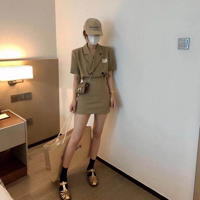 腰部镂空Polo连衣裙新款上新，女装连衣裙，XTZ style