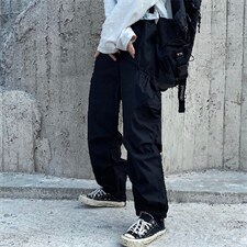 黑色