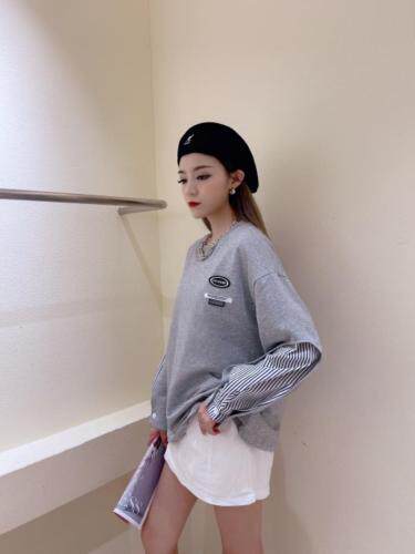 秋季新款2021年初秋新款衬衣袖拼接卫衣，女装卫衣/绒衫，咖啡色