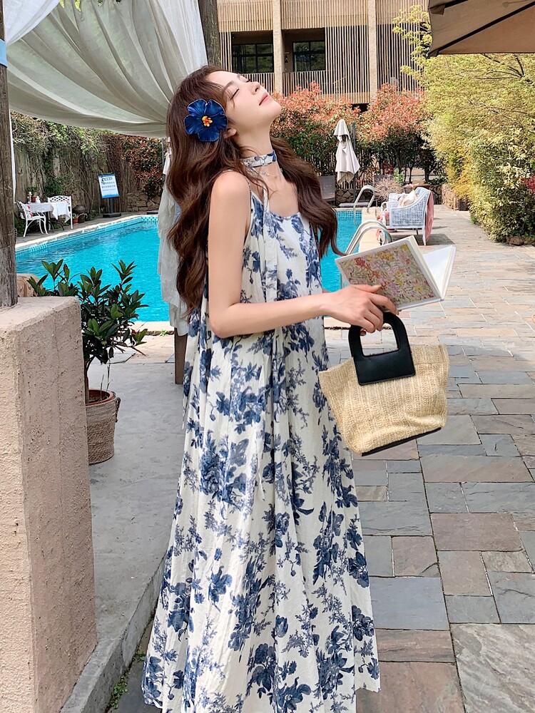 2025年夏季水墨植物花卉吊带连衣裙可爱甜美文艺复古印花裙,女装连衣裙,诺蝶