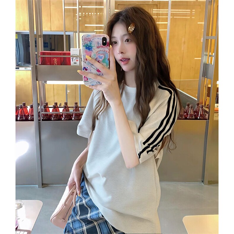 抖音得物品质二开240克宽松纯棉美式潮牌印花三条杠中性风短袖T恤图片