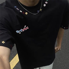 黑色