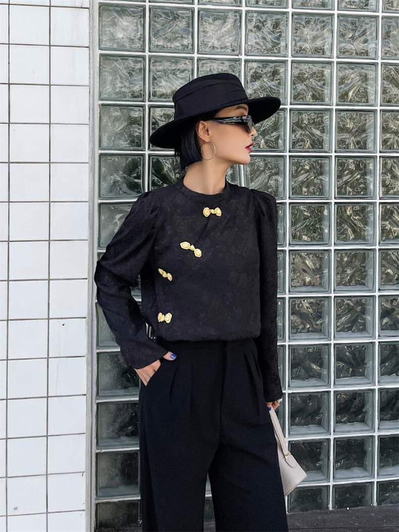 【现货】秋装新款，风盘花扣小衫，其它，哥卓