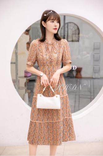 【现货】夏季新款女装修身显瘦连衣裙，女装连衣裙，红火丹妮