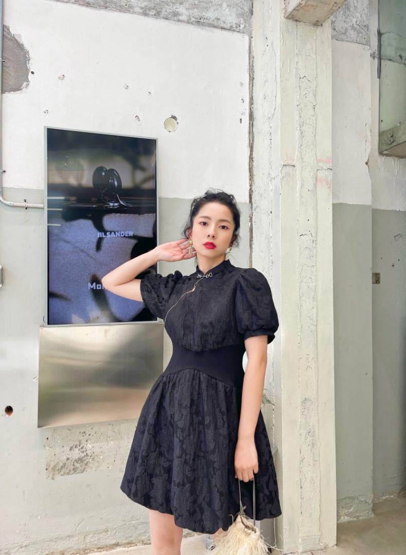 【现货】古风雕刻松紧腰连衣裙，女装连衣裙，欧尼蒂