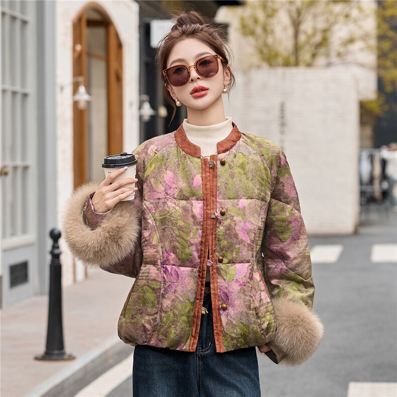 新中式国风羽绒服女2025冬季新款高端巨好看的短款狐狸毛保暖外套,女装羽绒服,伊仟回