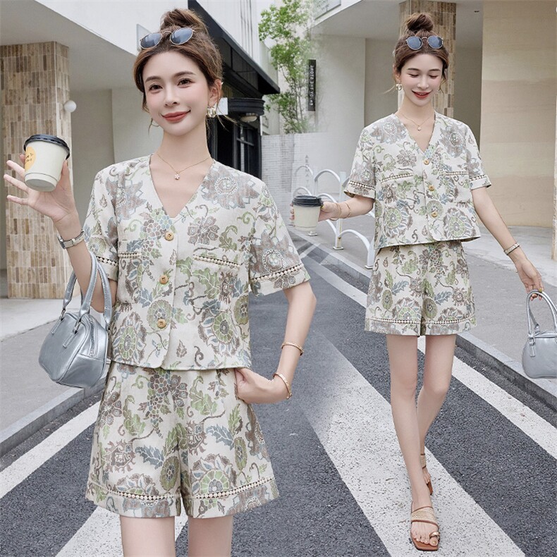 新中式短裤套装女2025夏新款气质巨好看老钱风休闲减龄亚麻两件套，女装套装/套裙，伊仟回
