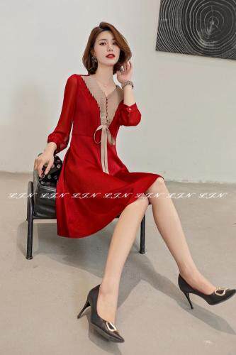 飘带拼接醋酸料连衣裙，女装连衣裙，莲佳妮