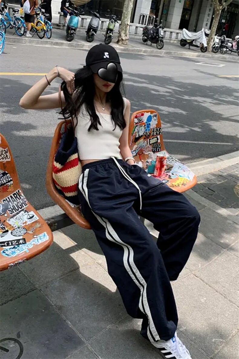 2025年夏季宽松侧边条纹运动裤,女装休闲裤,唐诺