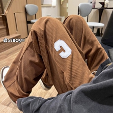 深棕色