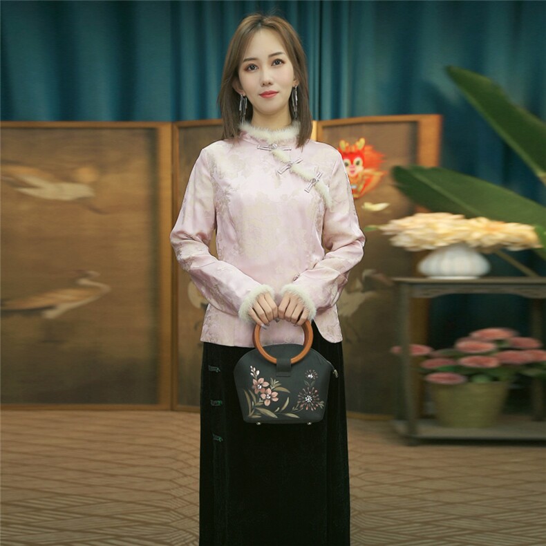 现货2024春季新款简约刺绣盘扣衬衫新中式穿搭上衣B020,女装衬衫,非你不可新中式
