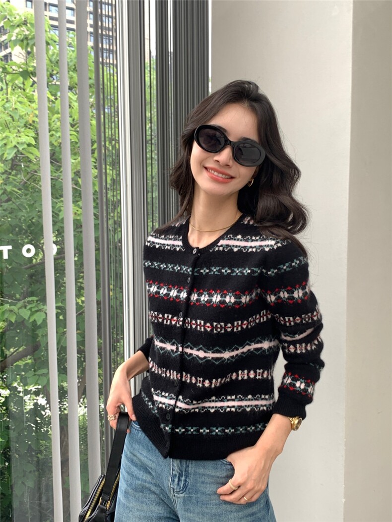 圆领针织开衫女修身毛衣秋冬短款长袖上衣外套女,针织衫/毛衣,玛卡隆羊绒