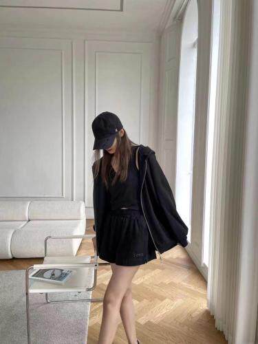 新品连帽刺绣三件套，其它，G7V7