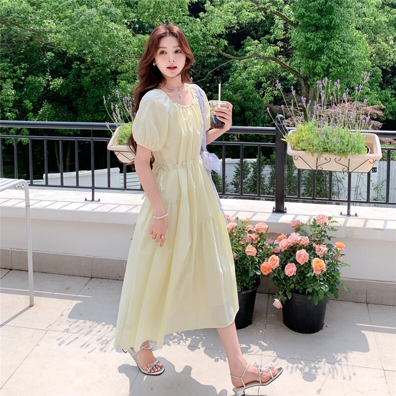 奶黄色设计感钉珠漂亮绝美泡泡袖连衣裙女夏季法式独特别致A字裙,女装连衣裙,慧尚依恋