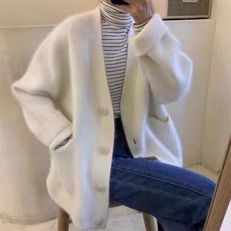 秋季新款舒适显瘦时尚百搭大口袋纯色针织开衫图片