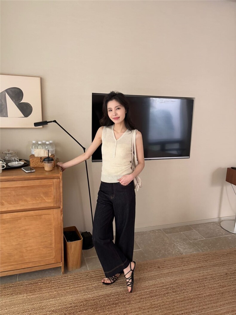 2025春季新款修身无袖上衣v领针织背心女可外穿,女装背心吊带,斯尔特羊绒