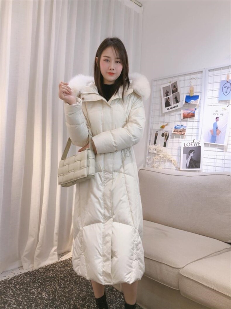 DINOBIENS/冬季显瘦超大毛领羽绒服，女装羽绒服，迪诺比亚