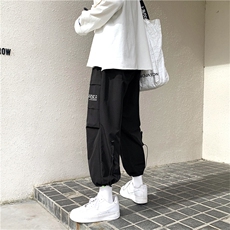 灰色