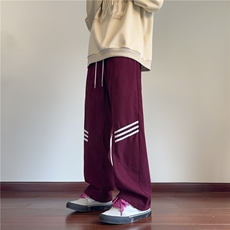 酒红色