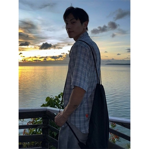美式潮牌格子衬衫男夏季水果贴纸短袖衬衣设计感小众情侣宽松上衣图片