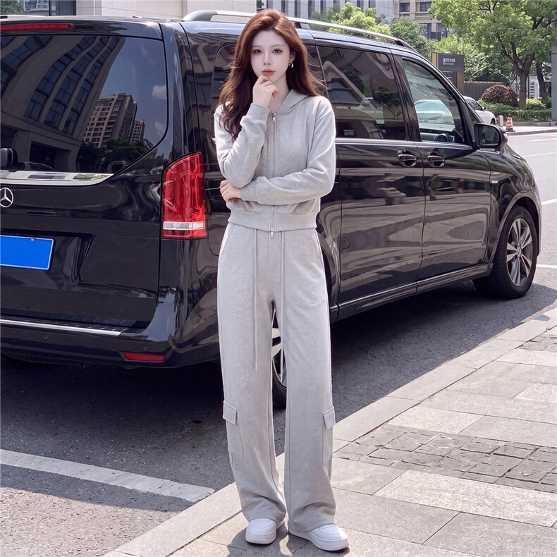 休闲时尚减龄套装女春秋新款宽松显瘦灰色连帽卫衣阔腿长裤两件套图片 休闲时尚减龄套装女春秋新款宽松显瘦灰色连帽卫衣阔腿长裤两件套图片