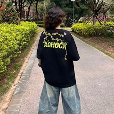 黑色