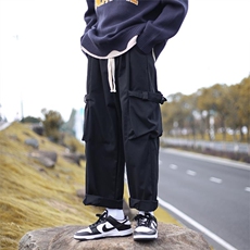 黑色