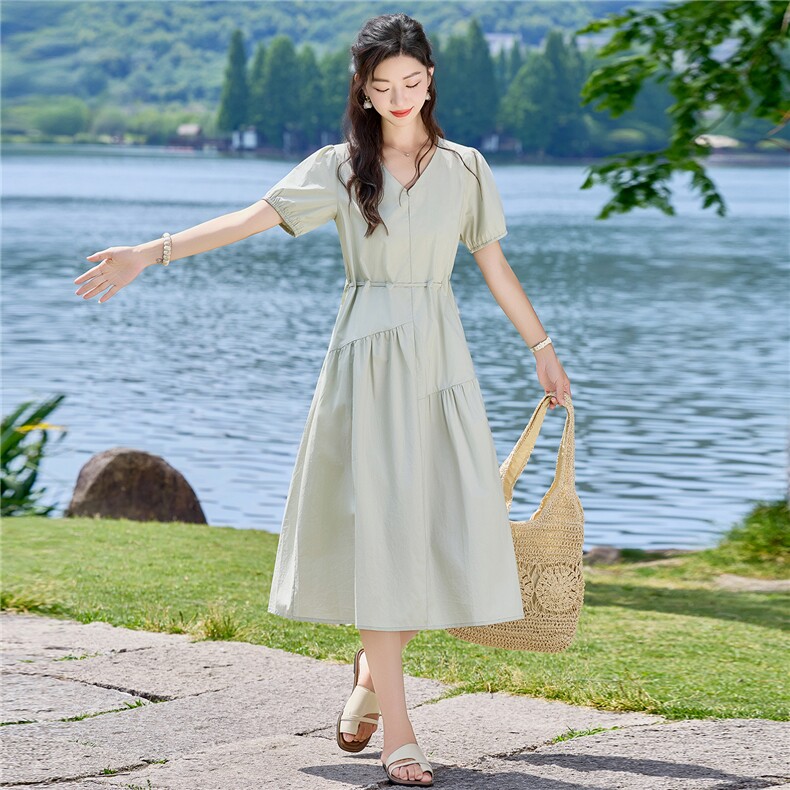 2026年夏季V领抽绳收腰显瘦短袖纯色连衣裙长裙,女装连衣裙,简韵佳