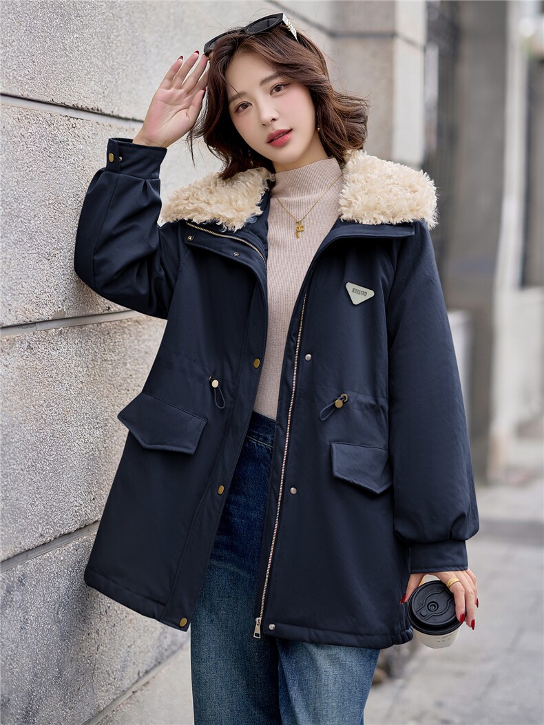 9113时尚中长款加绒加厚外套（毛领可脱卸）,女装派克服,依路服饰