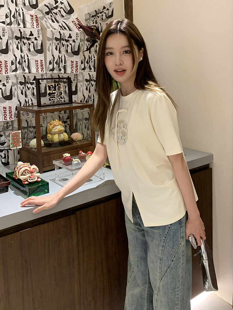 现货已出。2024夏季中式前片破缝下摆开叉绣花T恤P49-K75,女装T恤,慧峰