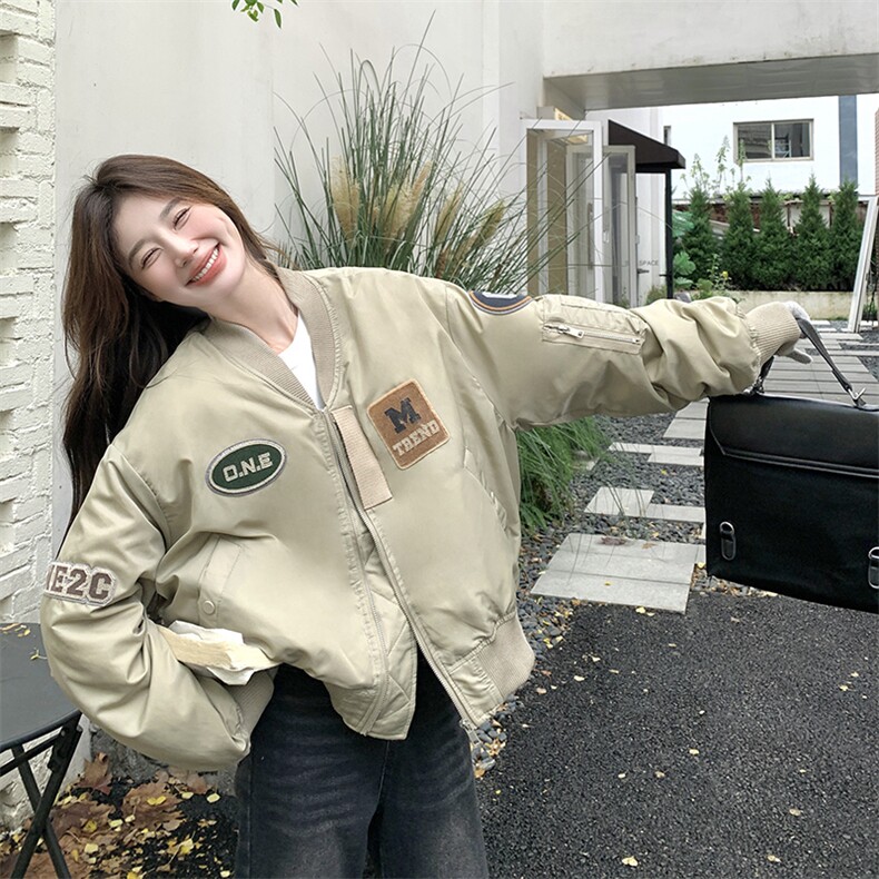 浅卡其色贴标棒球羽绒服女冬季2025新款高级感白鸭绒工装夹克外套,女装羽绒服,2C170