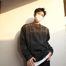 小红明星私服机车金属潮流打底春季新款设计新款内搭打底T恤P58，男装T恤，电商B319