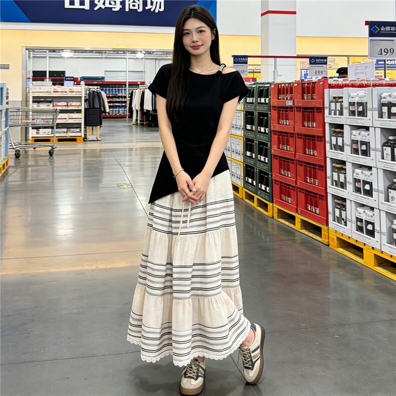 女夏新新款时尚洋气套装设计感一字斜肩短袖上衣杏色半身裙两件套图片