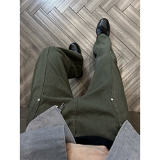 军绿色