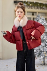 常规新中式G风羽绒服女2025冬新款今年流行独特漂亮短款圣诞红色，女装羽绒服，尚洛菲