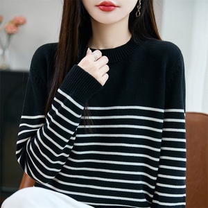 2025年秋季新款百搭女士条纹拼色长袖圆领针织衫图片